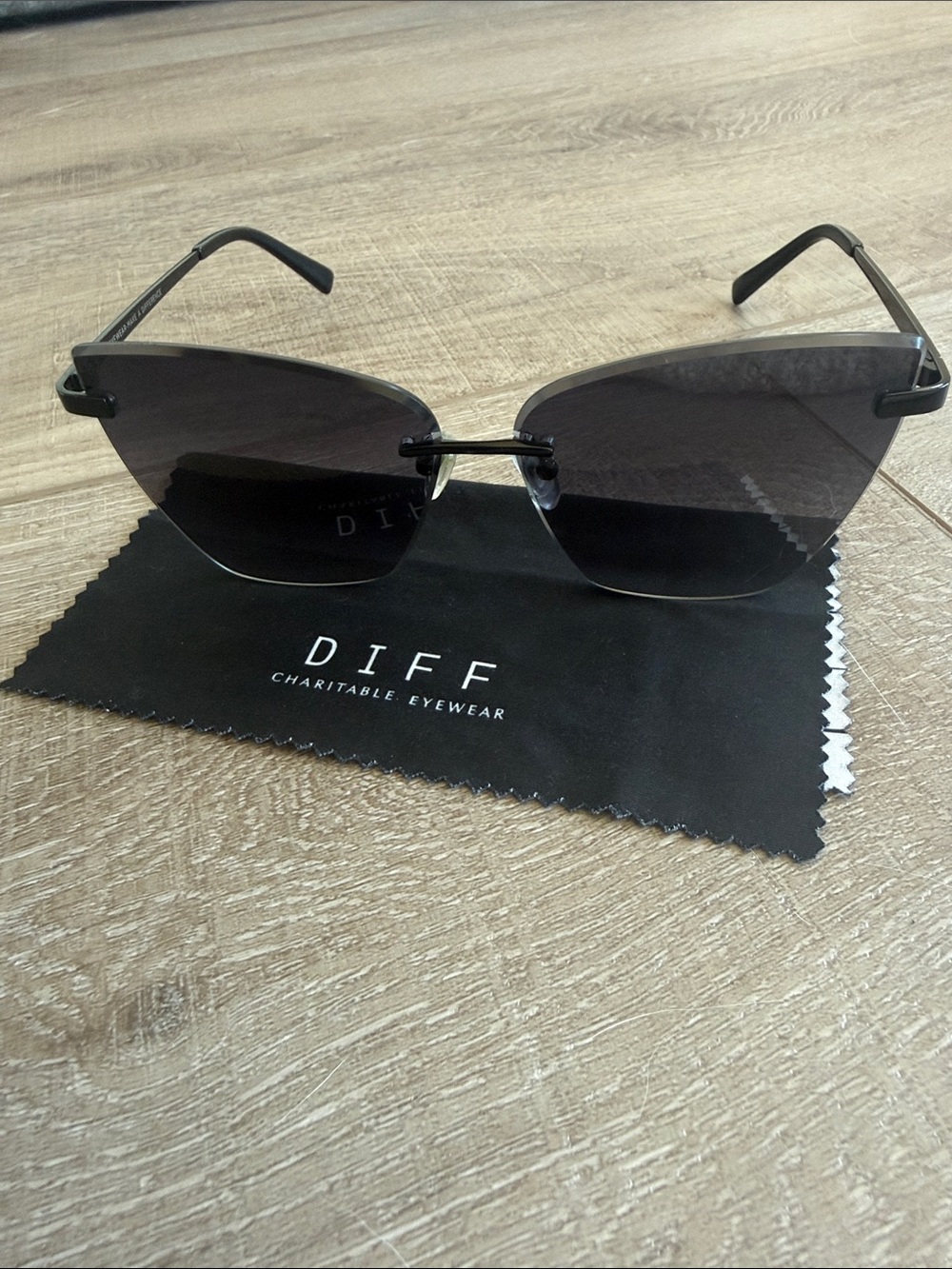 Gradient Gray Oversized Rimless Sunglasses - Women - Picture 4 of 8